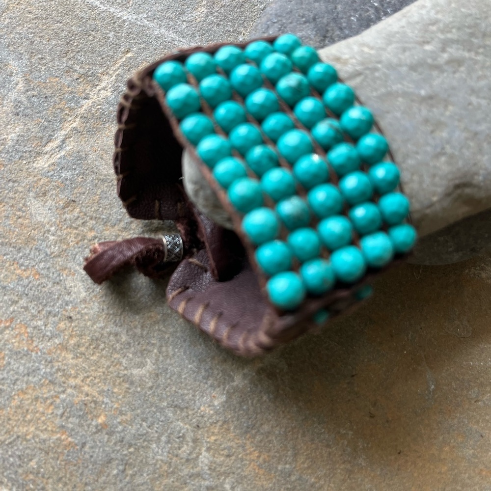 Boho turquoise beaded leather cuff - Picture 2 of 3